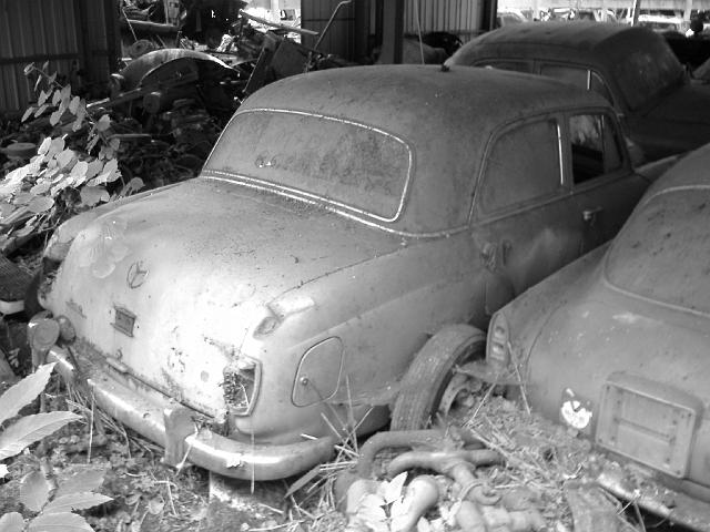 Autofriedhof - 199.JPG - Historischer Autofriedhof,    Gürbetal (CH)